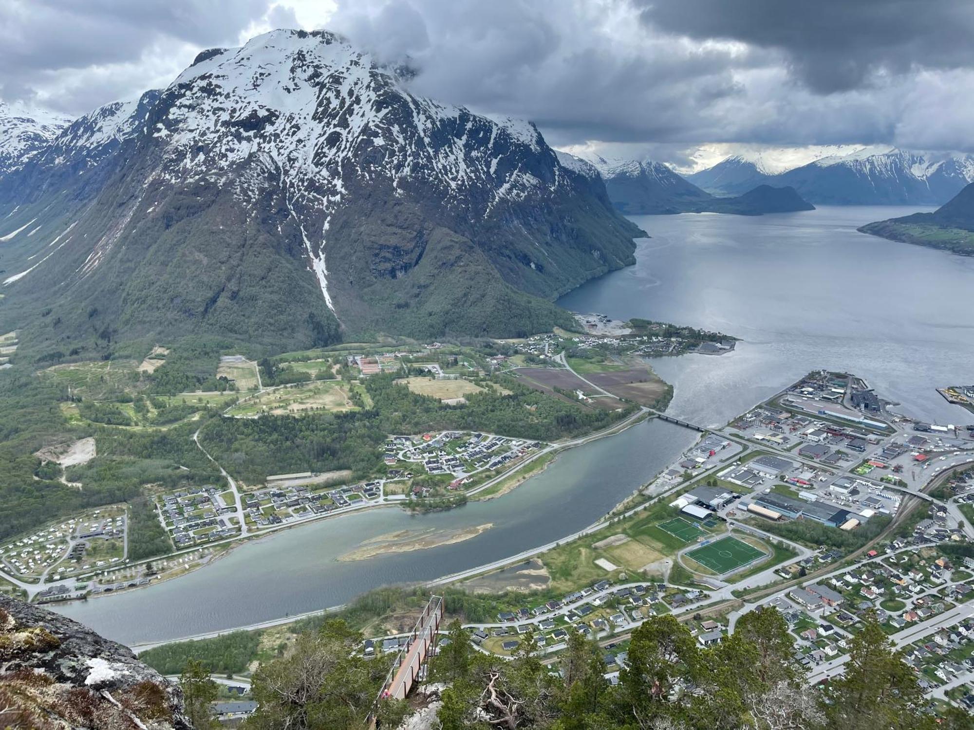 Apartment In The Heart Of Åndalsnes Екстериор снимка